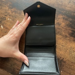 YSLイブサンローラン三つ折り財布の画像