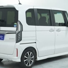 ✨衝突軽減ブレーキ、障害物センサー、エアロ、ハーフレザーシート、シートヒーター、Bluetooth、バックカメラ付き！の画像