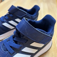【美品】18センチ　adidasスニーカーの画像