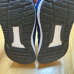 【美品】18センチ　adidasスニーカーの画像