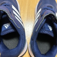 【美品】18センチ　adidasスニーカーの画像