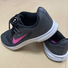 NIKEレディースランニングシューズの画像