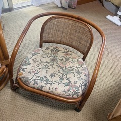 木の座椅子(1つおまけ)の画像