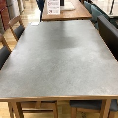 【トレファク　ラパーク岸和田店】ベンチダイニング4点セット　ニトリ　セラミック天板　ブラウン×ブラックの画像
