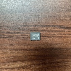 PS Vita 本体 + ダンガンロンパ ソフト + メモリカードの画像