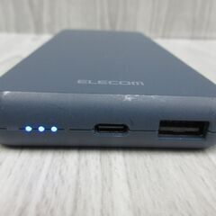 ( M-786 )モバイルバッテリー ELECOM DE-C38-10000BU 10000mAh USB Type-C PSEマーク認証 ブルー 青 中古 動作確認済みの画像