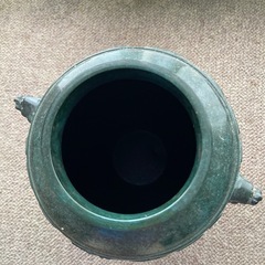 陶器の花瓶の画像