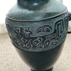 陶器の花瓶の画像