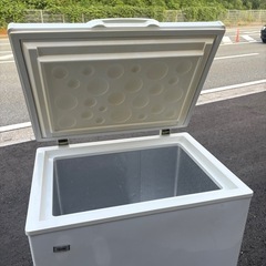 ■中古品 ハイアール冷凍ストッカー JF-NC145F-1 2019年 145L 720ｘ565ｘ885ｍｍ 動作問題なし 厨房■の画像