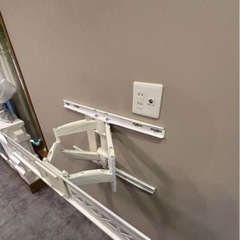 テレビ 壁掛け 金具 壁掛けテレビの画像