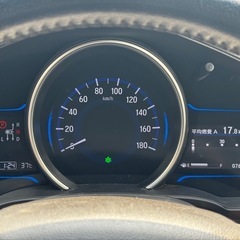 ホンダ フィットハイブリッド　ブルー　平成27年　76500km  埼玉県の画像