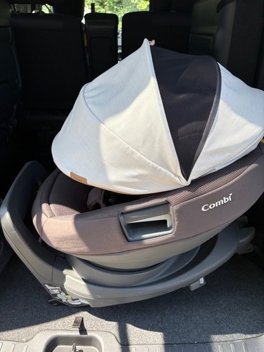 Combi  チャイルドシート　サンシェード付き