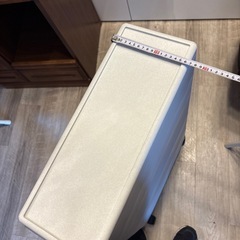 スリムなキャスターケースの画像