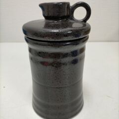 【送料無料】 陶器製 酒器セット 徳利 ぐい呑み2客 黒釉 元箱付き 日本酒 焼酎 熱燗 冷酒 食器 和食器　250820-8Tの画像