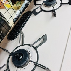 ★981　Rinnai　2口ガスコンロ　都市ガス　ボタン式　ピンク　リサイクルマート鹿児島宇宿店の画像