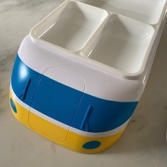 ディズニーキッズ食事プレート２つの画像