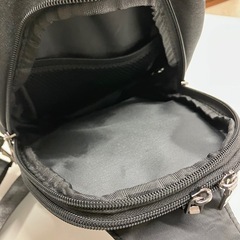 H2508-562 CtwoQ ボディバッグ 中古美品の画像