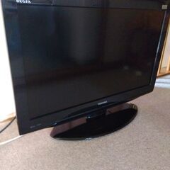 東芝32型LED液晶テレビ(リモコン、BCASカード付)の画像