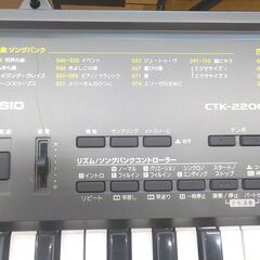 CASIO ベーシックキーボード 61鍵盤 スタンド付き CTK-2200 400音色 110曲内蔵 電子キーボード 西岡店の画像
