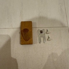 壁に付けられる家具 無印良品の画像