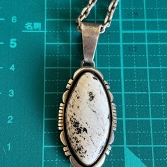 NAVAJO ナバホ族 ペンダント ホワイトターコイズの画像