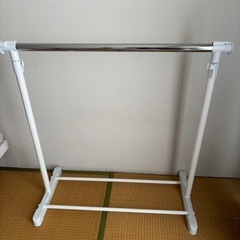 ハンガーラックの画像