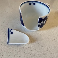 白山陶器　割れた　コーヒーカップ　金継ぎの画像