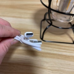 新品 USB充電式の赤色 LEDランタン、持ち運び、キャンプ、アウトドアの画像