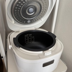 炊飯器　3合炊き　シャープの画像