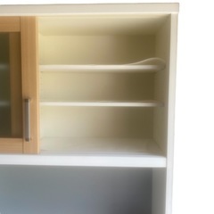 【ジ0820-09】収納が沢山できる大容量‼️食器棚　電子レンジ・炊飯器用コンセント付きの画像
