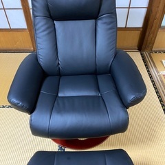 リクライニングチェアー　オットマン付きの画像