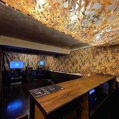 初心者OK！バーのホールスタッフの画像