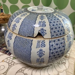 陶器＆硝子の入れ物  骨董品の壺の画像