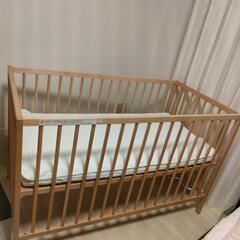 ベビーベッド　IKEA　マットレス付きの画像