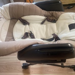 コンビ　　電動ハイローチェア　の画像