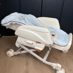 コンビ　ハイローチェア(手動)の画像