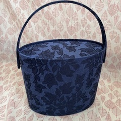 【非売品未使用品】資生堂　花椿コスメバニティー箱　袋付属の画像