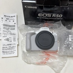 Canon EOS R50 キャノン　新品　デジタル一眼レフ　の画像