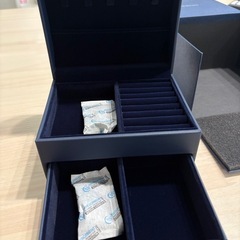 GINZA DIAMOND SHIRAISHI アクセサリーケース ネイビーの画像