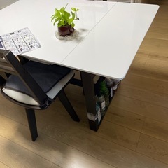 ダイニングテーブル　テーブル　回転椅子　ベンチ　4人の画像