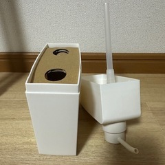 シャンプー、リンス、ボディーソープボトルの画像