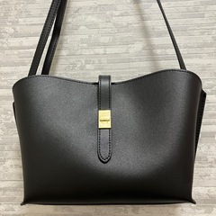シューラルー　ショルダーバッグの画像