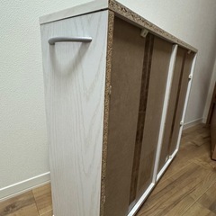 キャスター付き　収納棚の画像