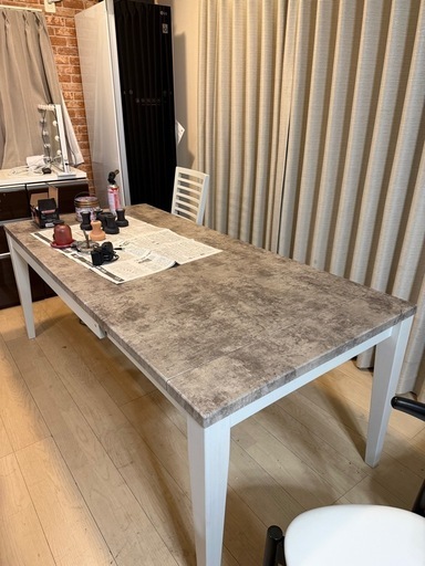 ダイニングテーブル