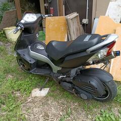 PGO  GMAX125不動のバイクです。部品取りにの画像