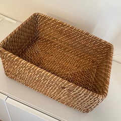 重なるラタン長方形バスケット・中 の画像