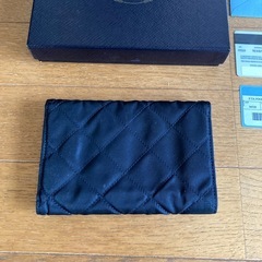 本物　プラダ　三つ折り財布 の画像