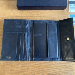 本物　プラダ　三つ折り財布 の画像