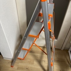 脚立4段の画像
