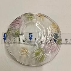 0820-302 【無料】 ガラス、カラーローズ柄小皿の画像